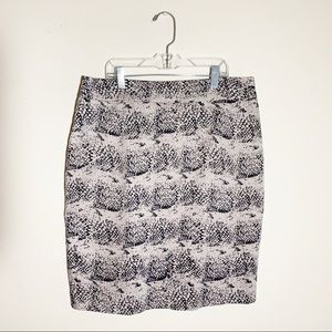 VALERIE BERTINELLI Vented Zip-Up Pencil Skirt